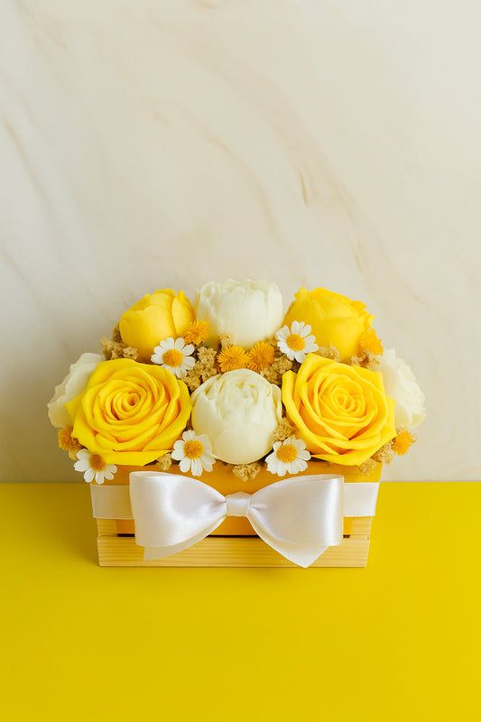 Bouquet de Fleurs en Cire • Panier en bois